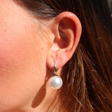 Fabuleux Vous - Steel Me Silver Round Pearl Earrings