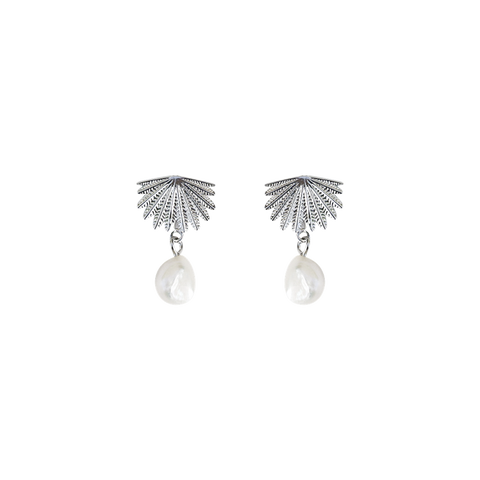 Boh Runga - Fan Tail Pearl Studs