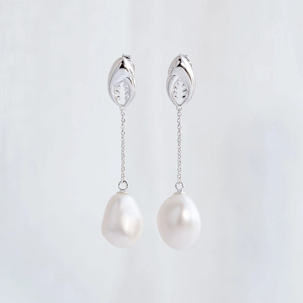 Nick Von K - Crab Claw Pearl Earrings