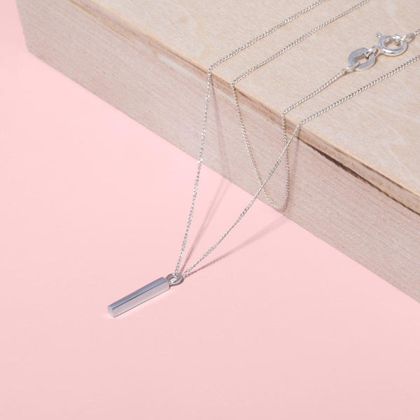 Fine Line Necklace